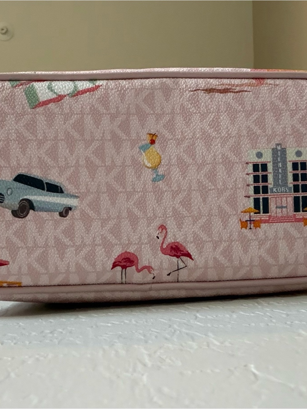 Michael Kors Jet Set Travel XS Carryall Tote in a Powder Blush - Picture 5 of 8
